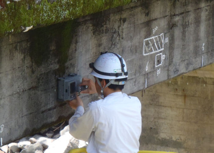 非破壊調査(鉄筋探査)