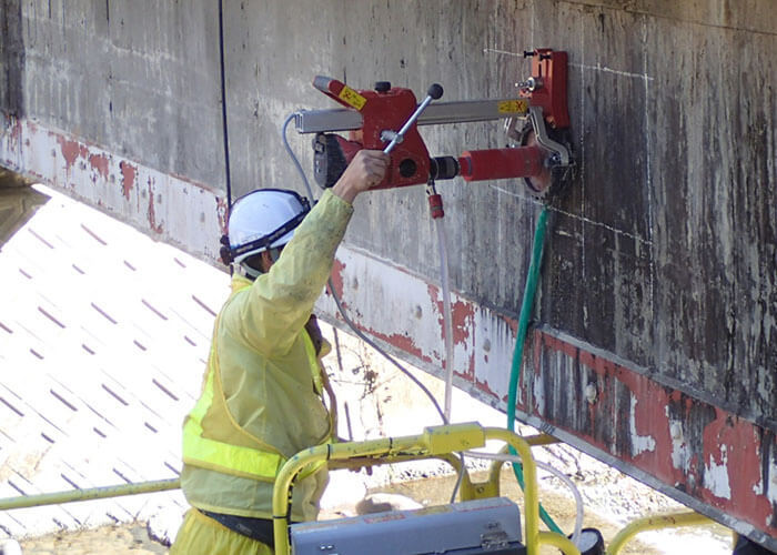 供試体採取(コンクリートコア)