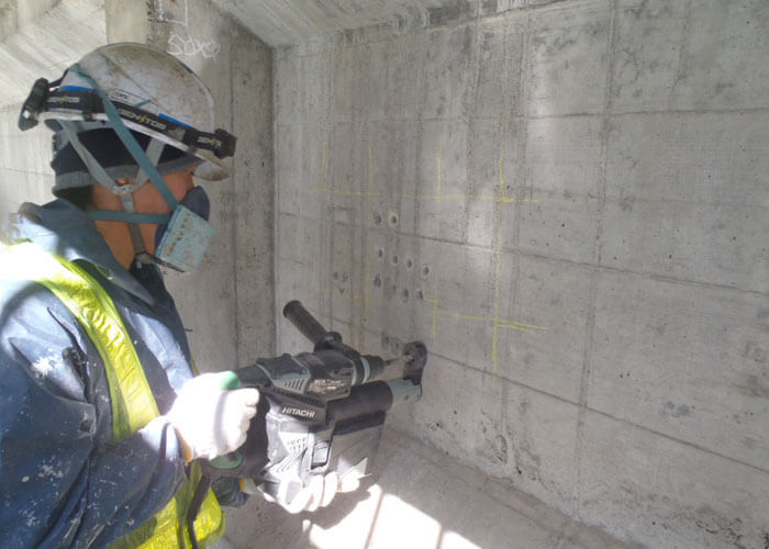 供試体採取(コンクリート粉末試料)