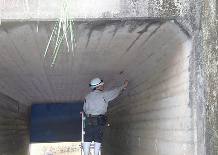 損傷調査(たたき点検)