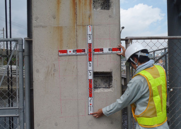 既設配筋確認(はつり調査)